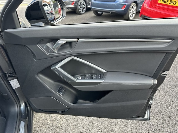Used Audi Q3 2023 for sale - 75675747: Photo 10