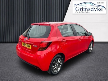 Used Toyota Yaris 2015 for sale - 75642280: Photo