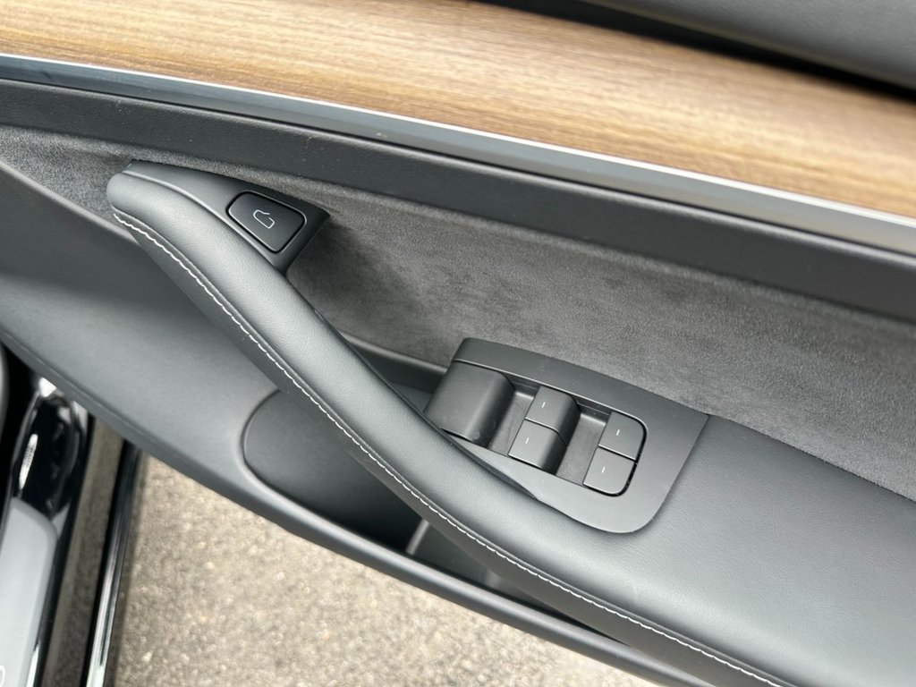 Used Tesla Model 3 2021 for sale - 76591140: Photo 11