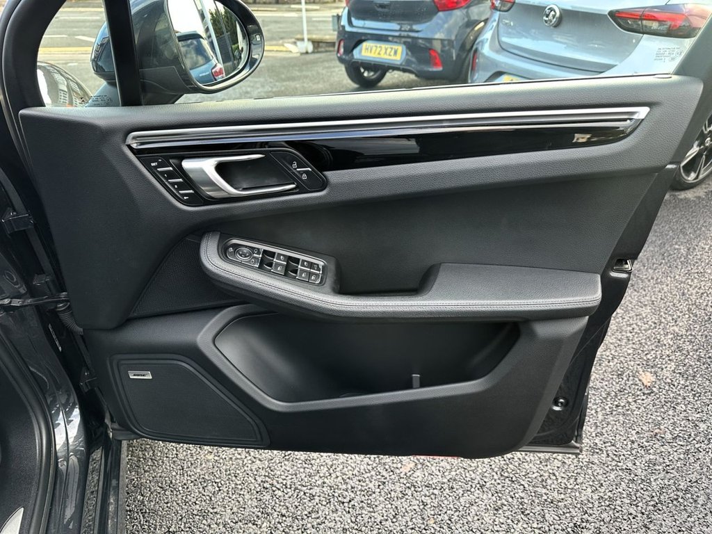 Used Porsche Macan 2020 for sale - 76901157: Photo 10