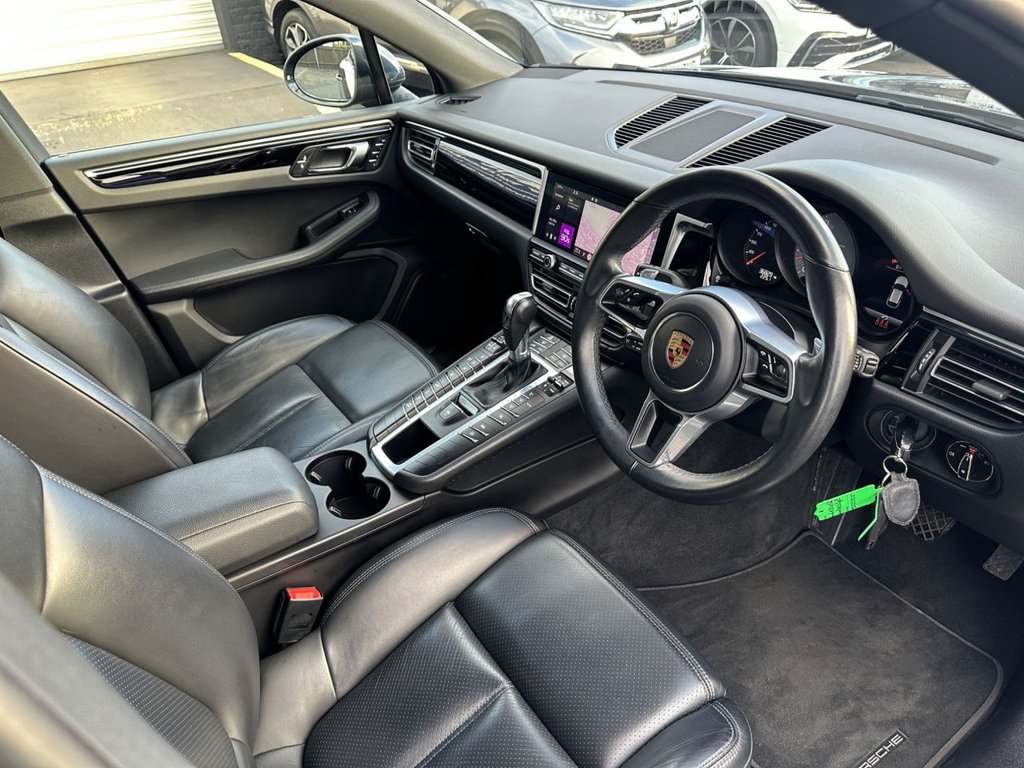 Used Porsche Macan 2020 for sale - 76901157: Photo 15