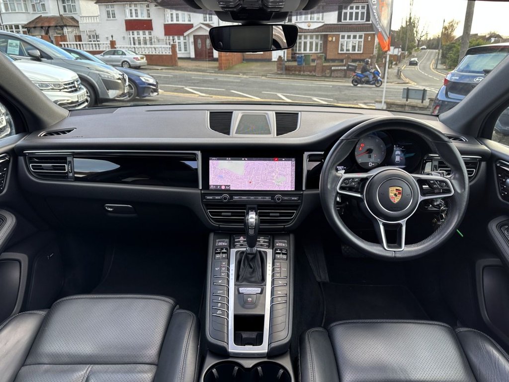 Used Porsche Macan 2020 for sale - 76901157: Photo 16