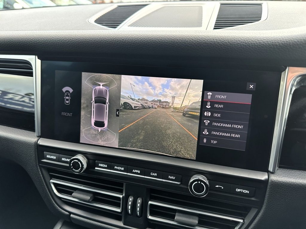 Used Porsche Macan 2020 for sale - 76901157: Photo 23