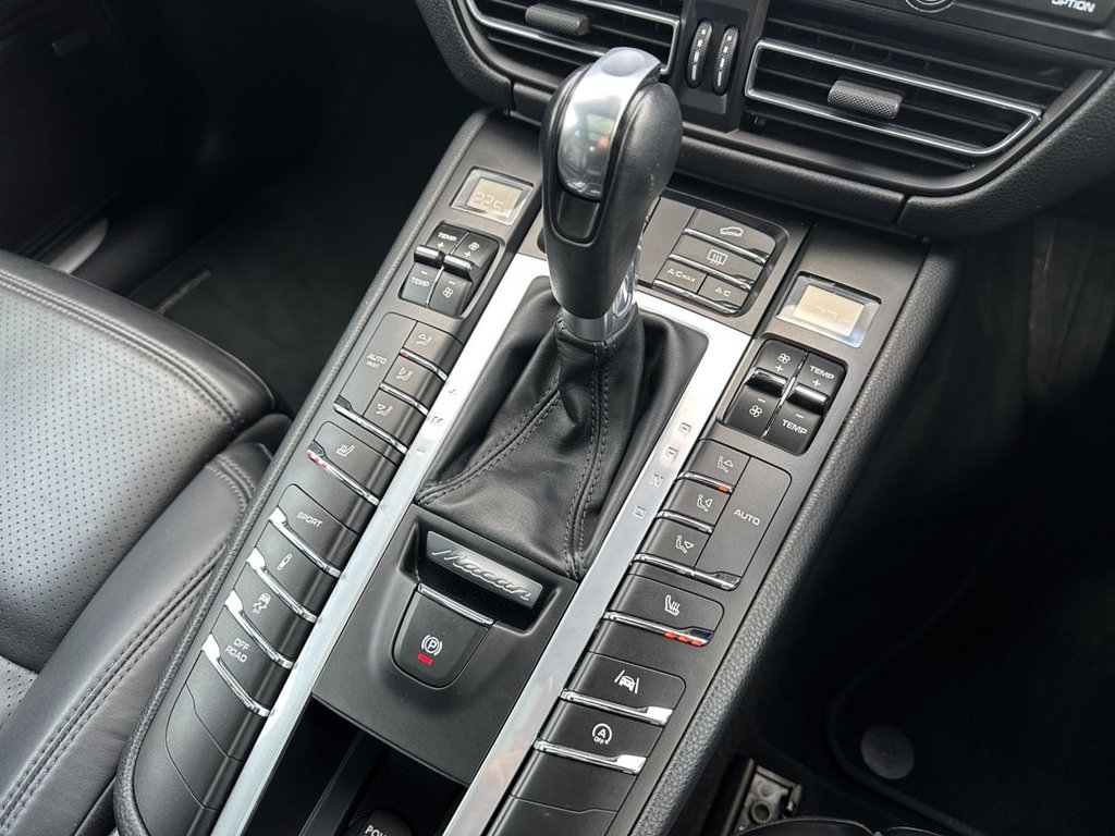 Used Porsche Macan 2020 for sale - 76901157: Photo 26