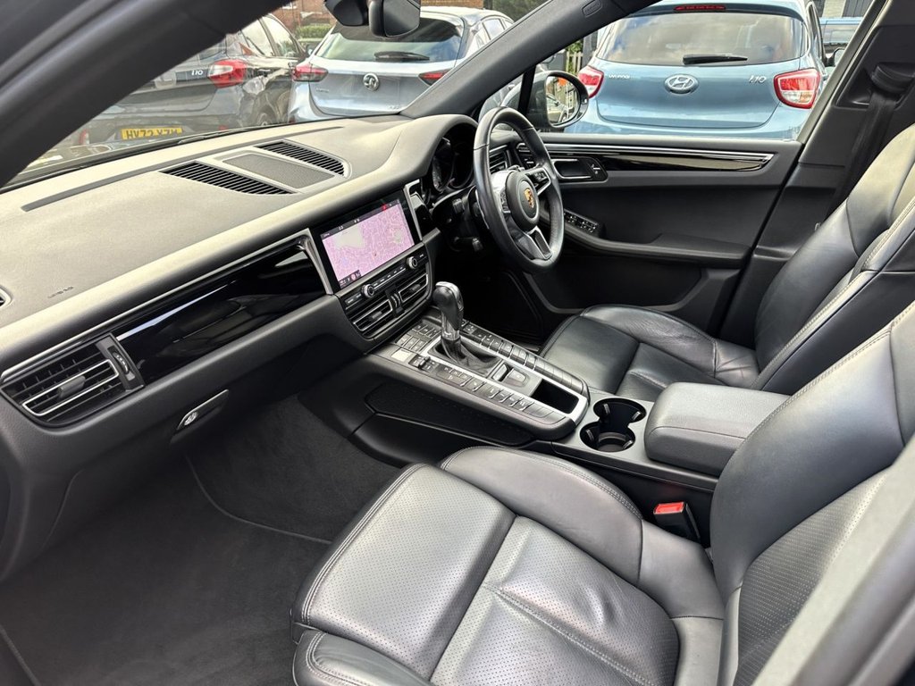 Used Porsche Macan 2020 for sale - 76901157: Photo 27