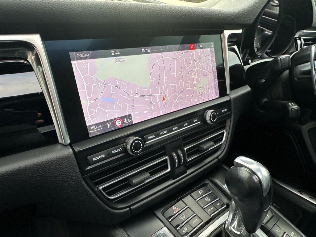 Used Porsche Macan 2020 for sale - 76901157: Photo 28