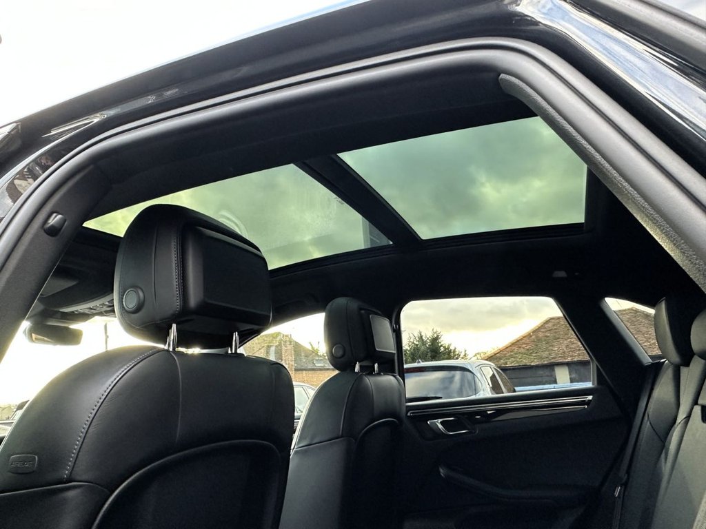 Used Porsche Macan 2020 for sale - 76901157: Photo 34