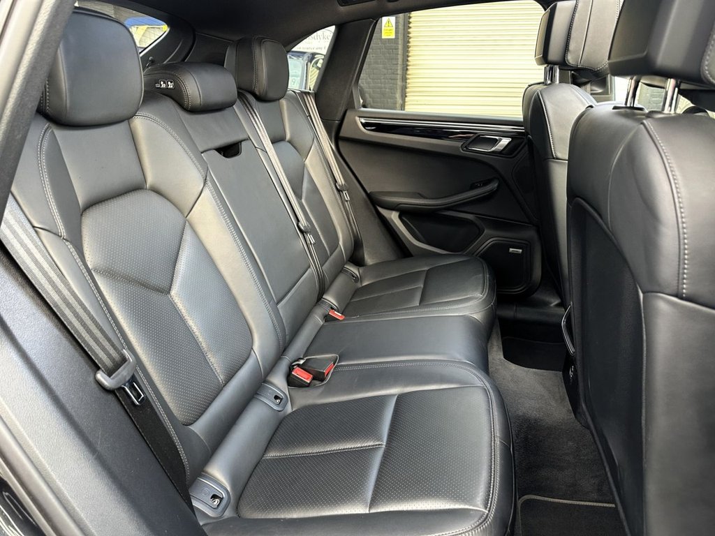 Used Porsche Macan 2020 for sale - 76901157: Photo 35