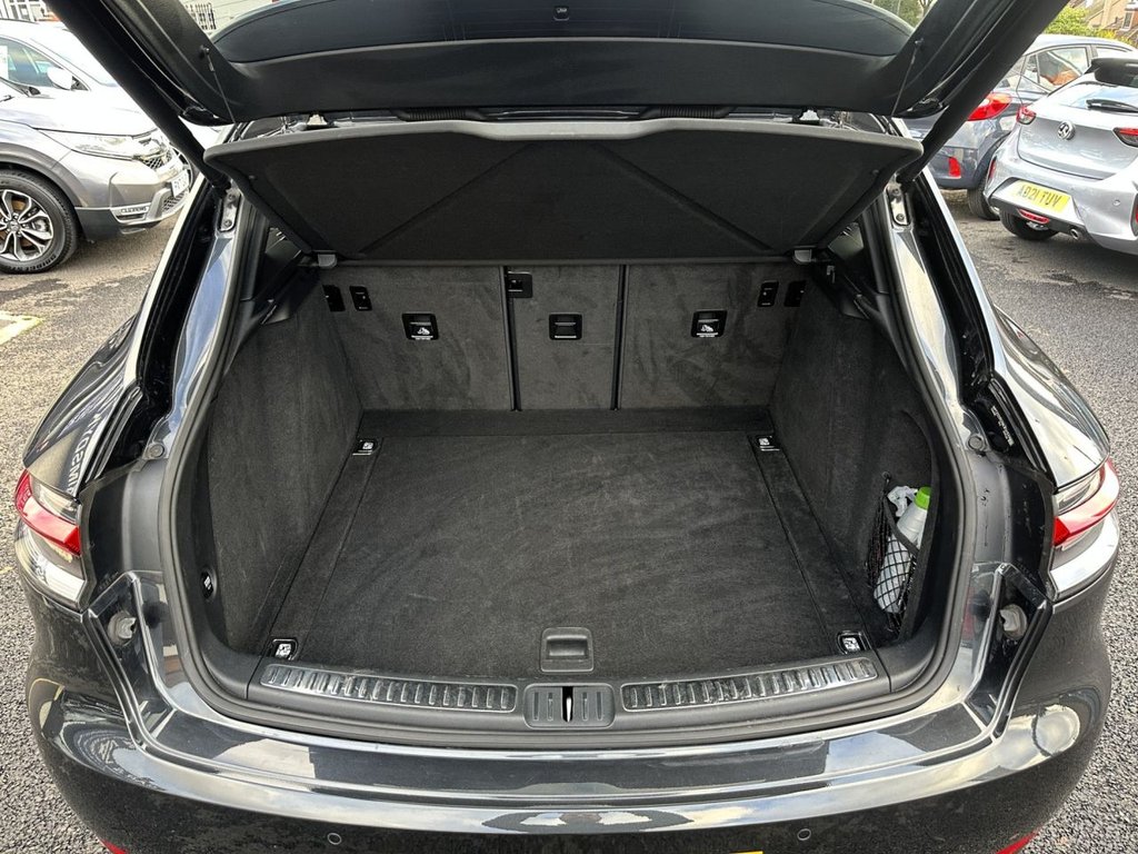 Used Porsche Macan 2020 for sale - 76901157: Photo 37