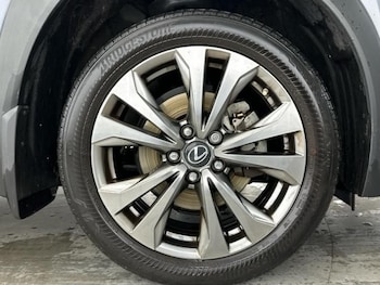 Used Lexus UX 2023 for sale - 76280239: Photo 4