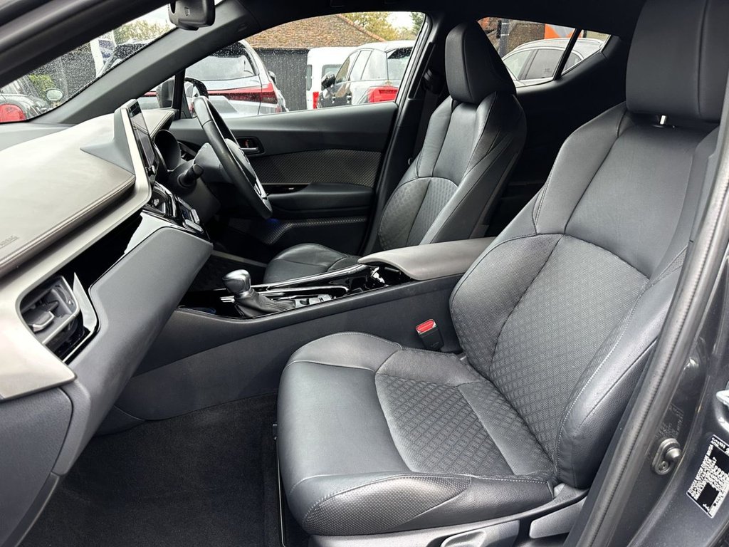 Used Toyota C-HR 2022 for sale - 76848147: Photo 25