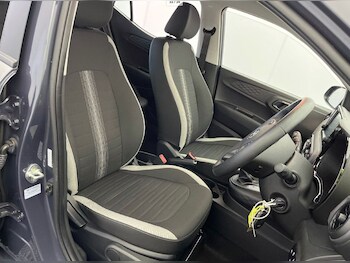 Used Hyundai i10 2023 for sale - 77369582: Photo