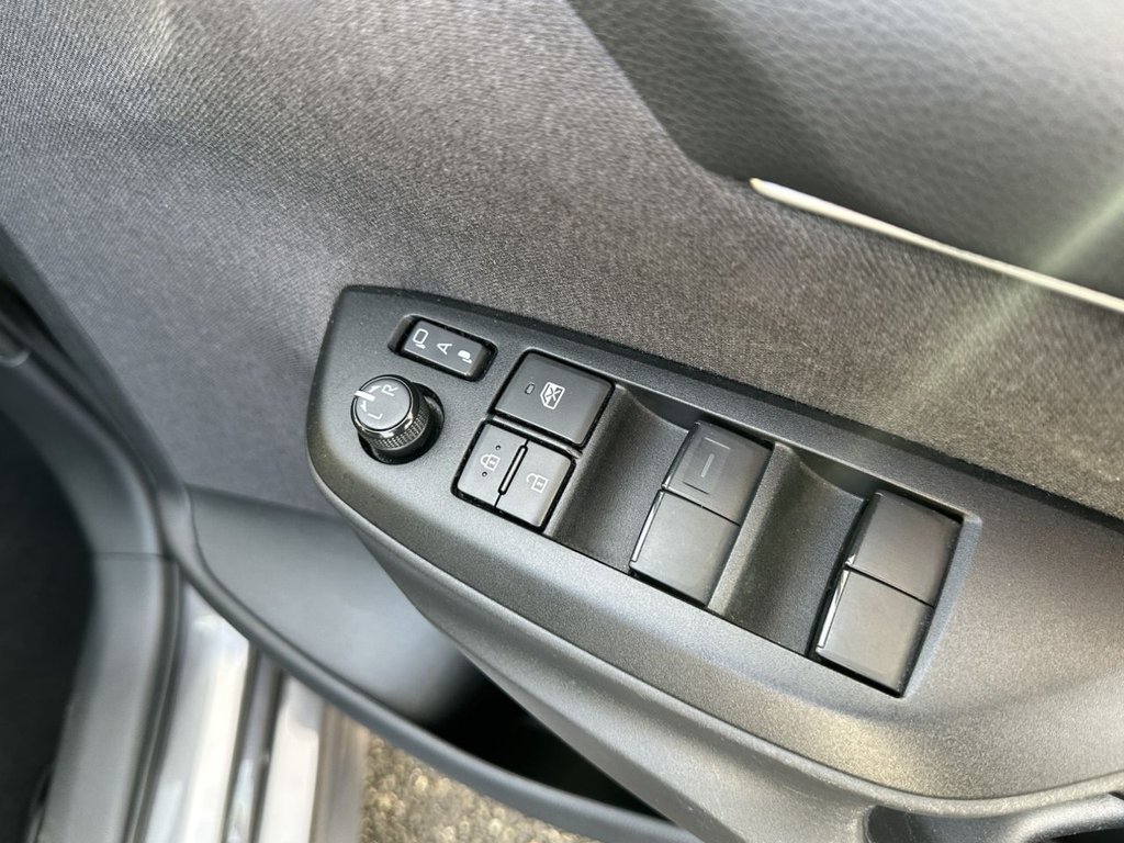 Used Mazda Mazda2 HYBRID 2023 for sale - 76901072: Photo 11