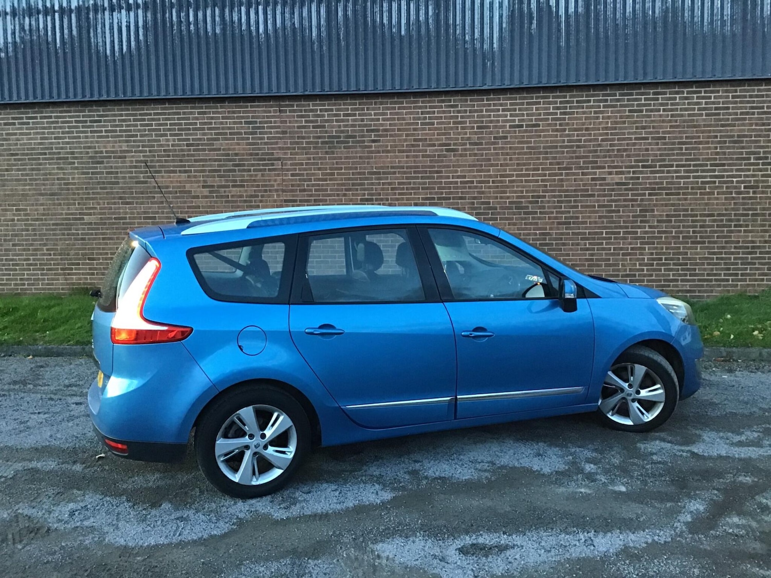 Used Renault Grand Scenic 2013 for sale - 76388774: Photo 2