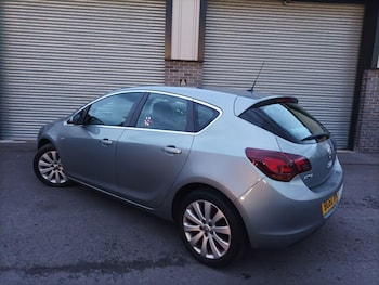 Used Vauxhall Astra 2010 for sale - 75756560: Photo