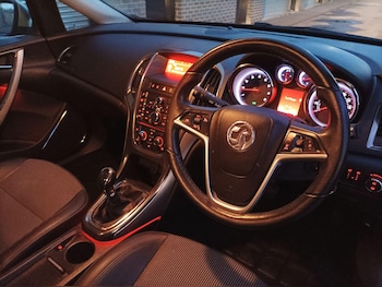 Used Vauxhall Astra 2010 for sale - 75756560: Photo