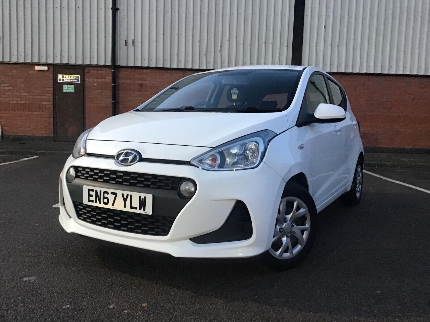 Used Hyundai i10 2018 for sale - 76865838: Photo 11