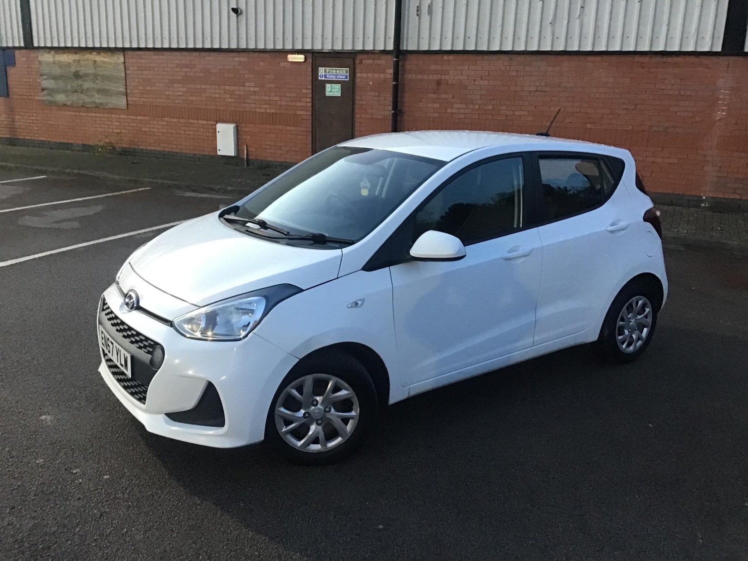 Used Hyundai i10 2018 for sale - 76865838: Photo 14