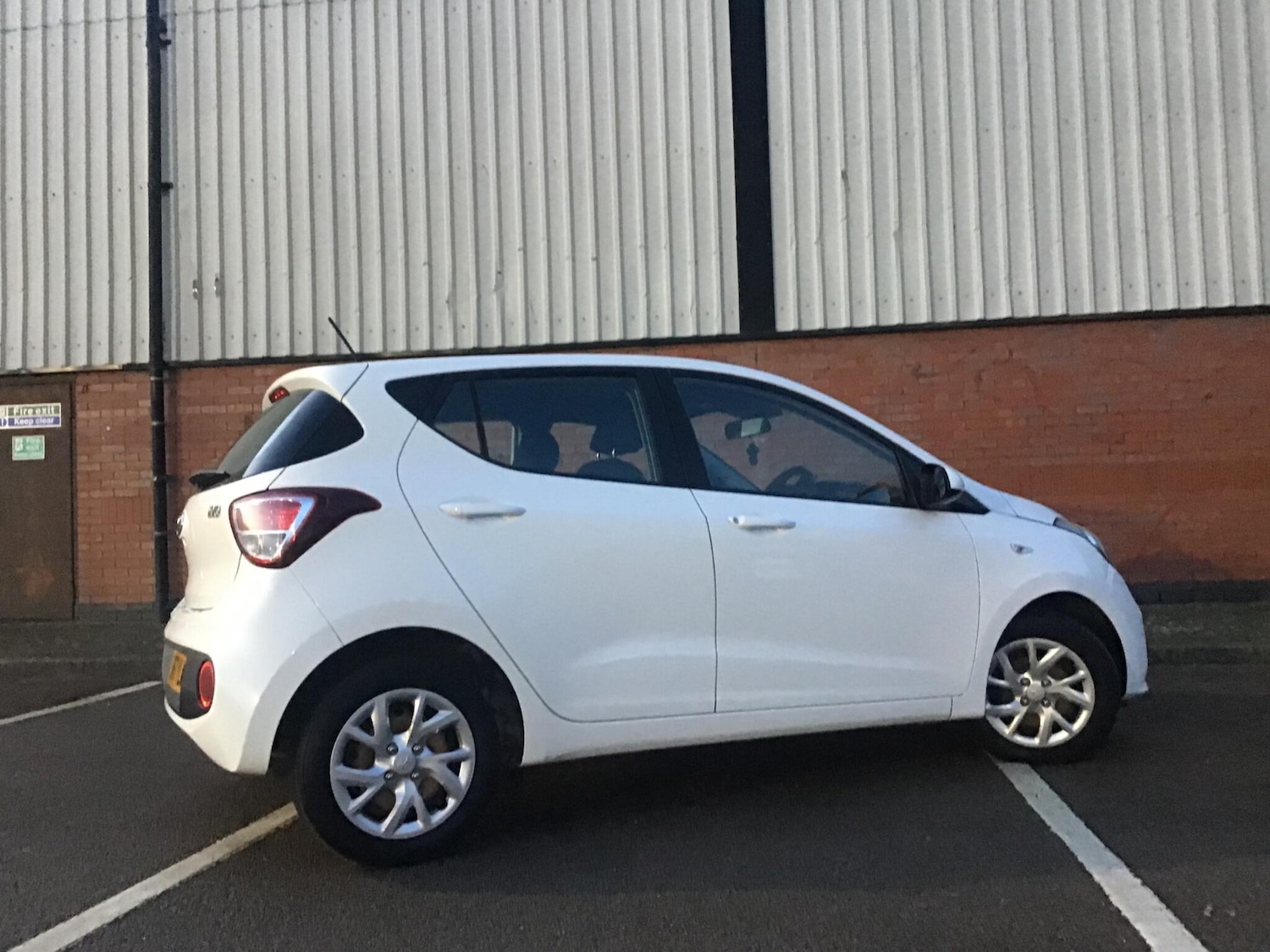 Used Hyundai i10 2018 for sale - 76865838: Photo 22