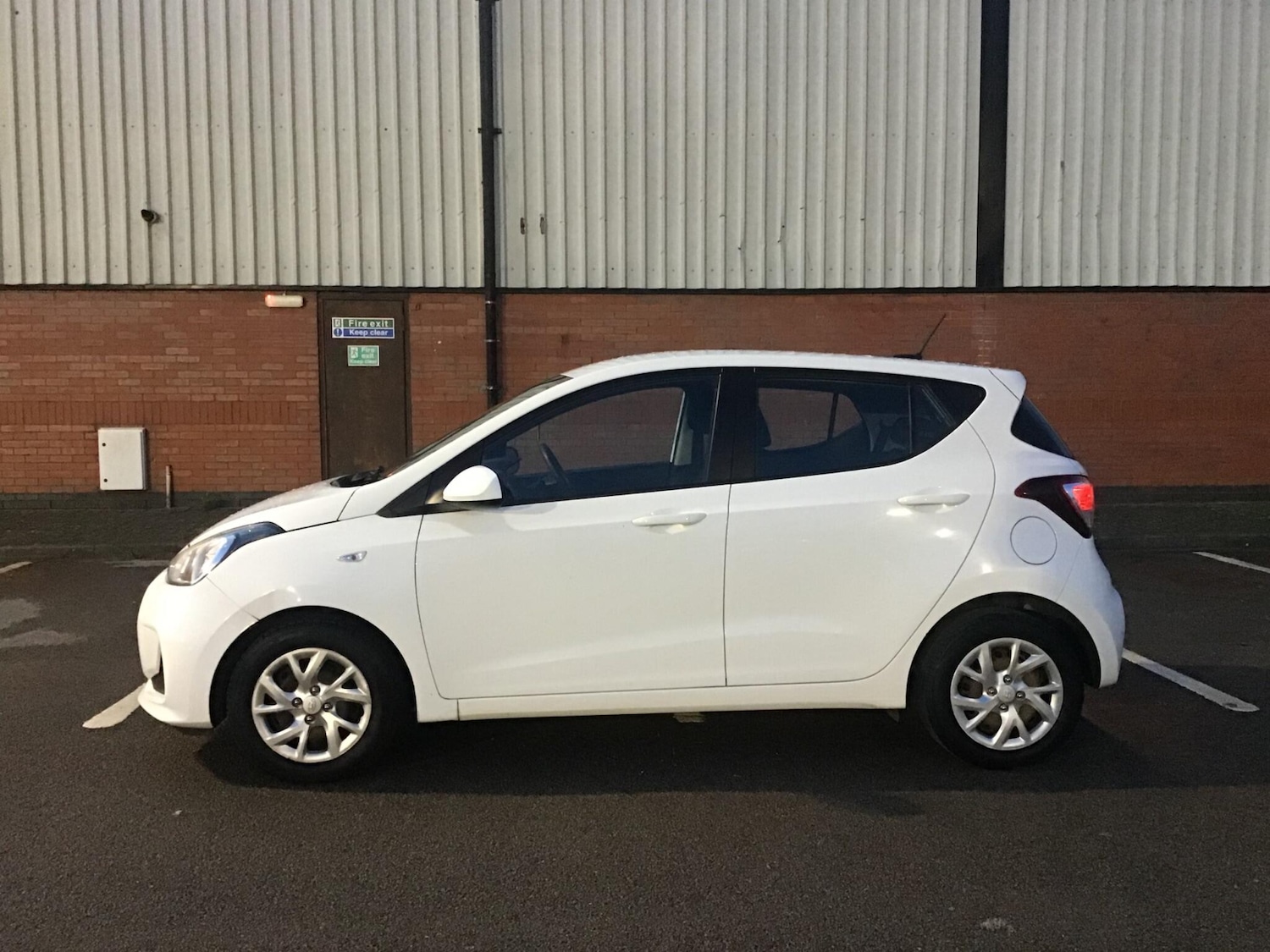 Used Hyundai i10 2018 for sale - 76865838: Photo 42