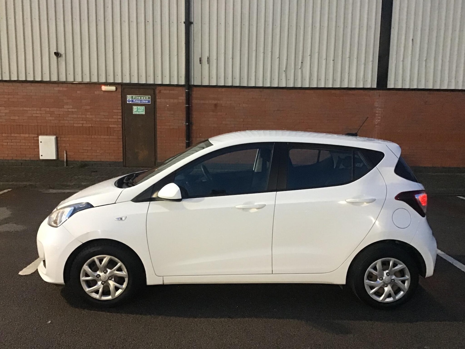 Used Hyundai i10 2018 for sale - 76865838: Photo 43