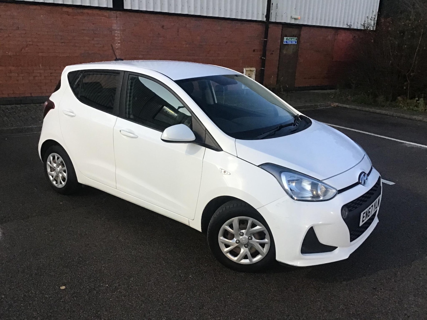 Used Hyundai i10 2018 for sale - 76865838: Photo 7