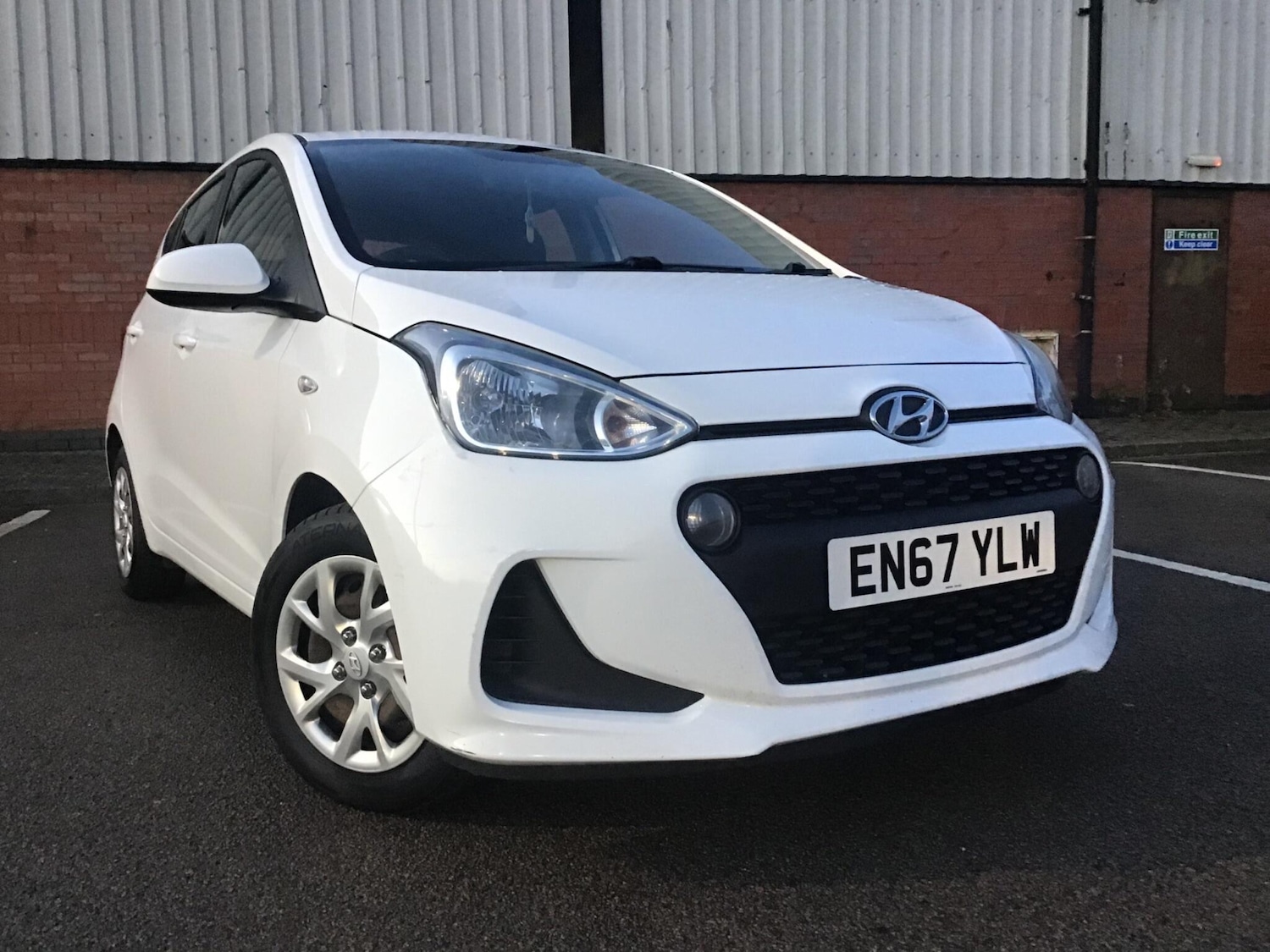 Used Hyundai i10 2018 for sale - 76865838: Photo 8