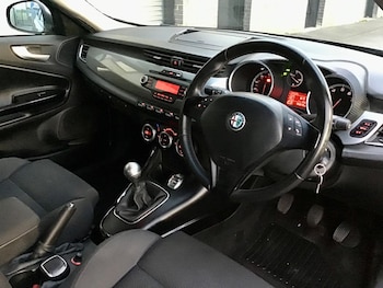 Used Alfa Romeo Giulietta 2010 for sale - 75732355: Photo