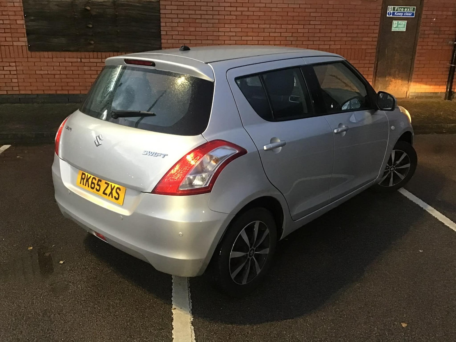 Used Suzuki Swift 2015 for sale - 76936100: Photo 23