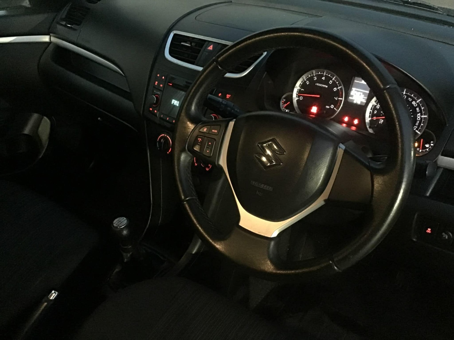 Used Suzuki Swift 2015 for sale - 76936100: Photo 3