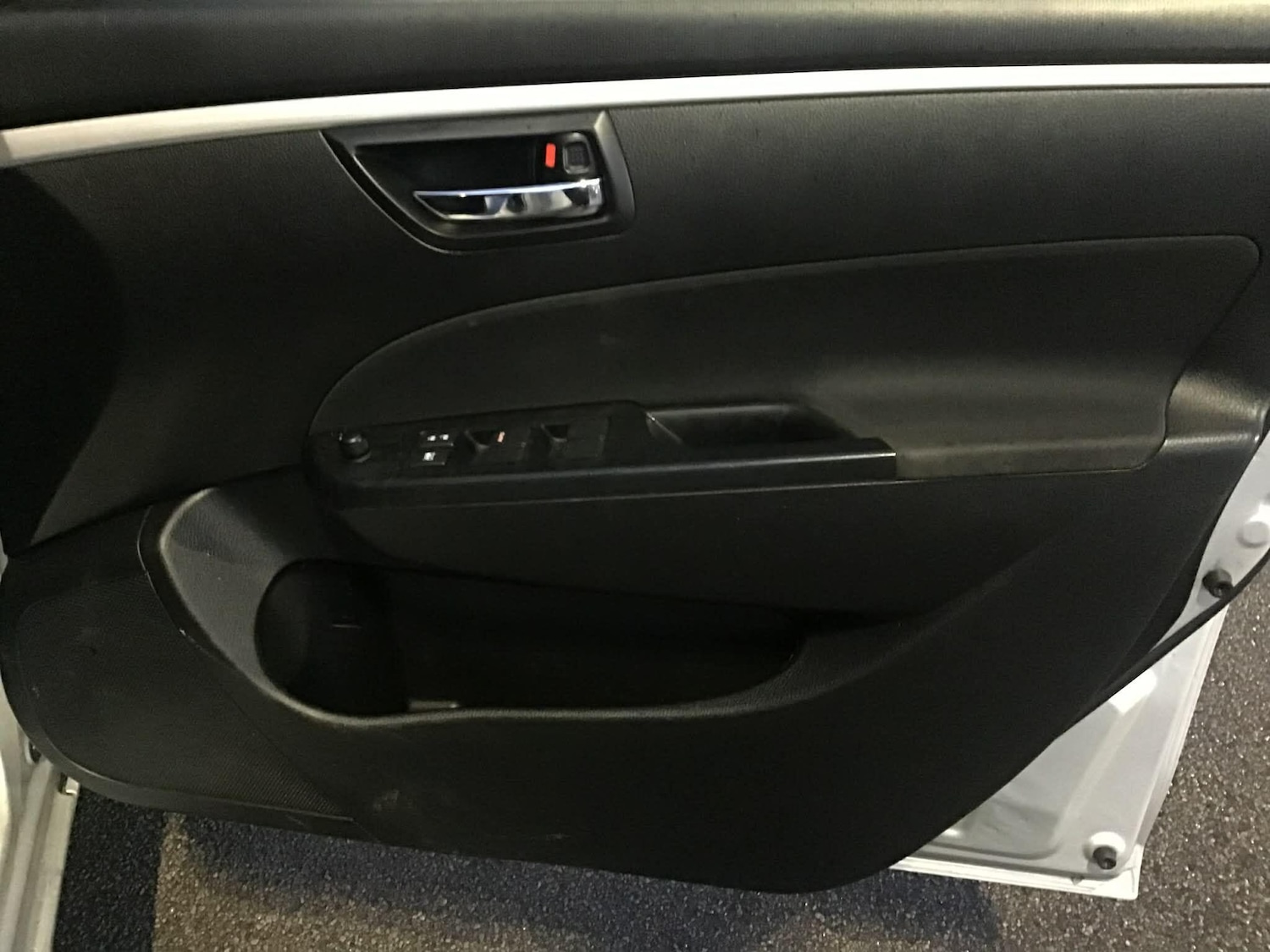 Used Suzuki Swift 2015 for sale - 76936100: Photo 33