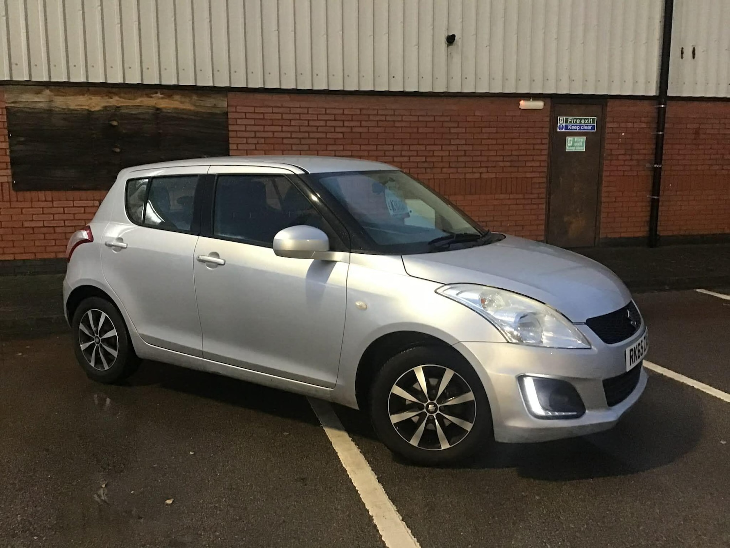 Used Suzuki Swift 2015 for sale - 76936100: Photo 8