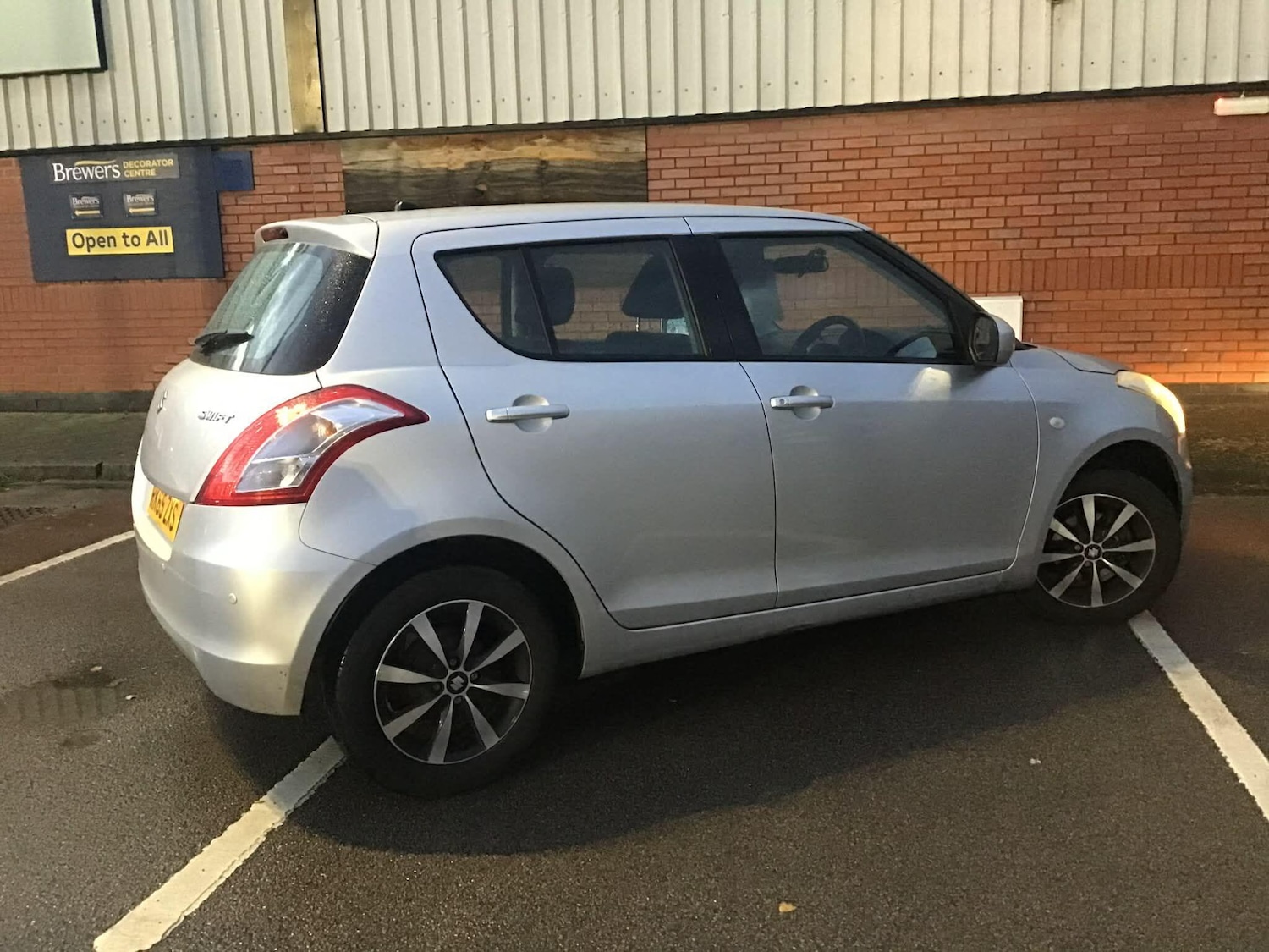 Used Suzuki Swift 2015 for sale - 76936100: Photo 9