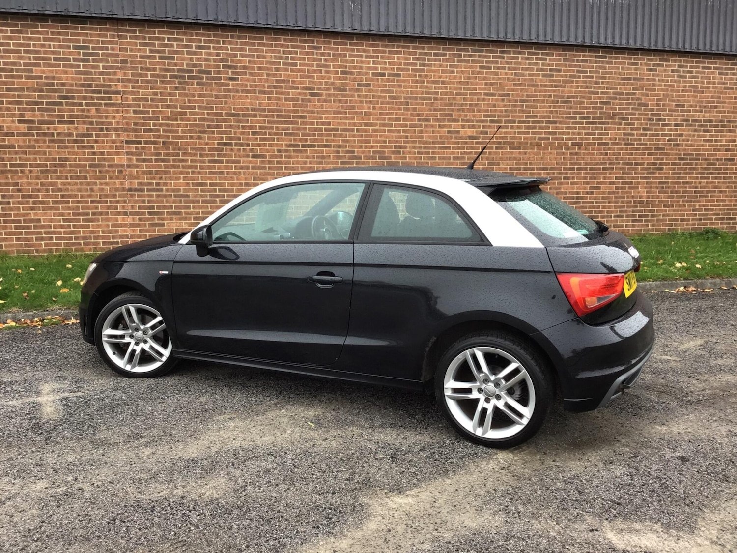 Used Audi A1 2011 for sale - 76388572: Photo 5