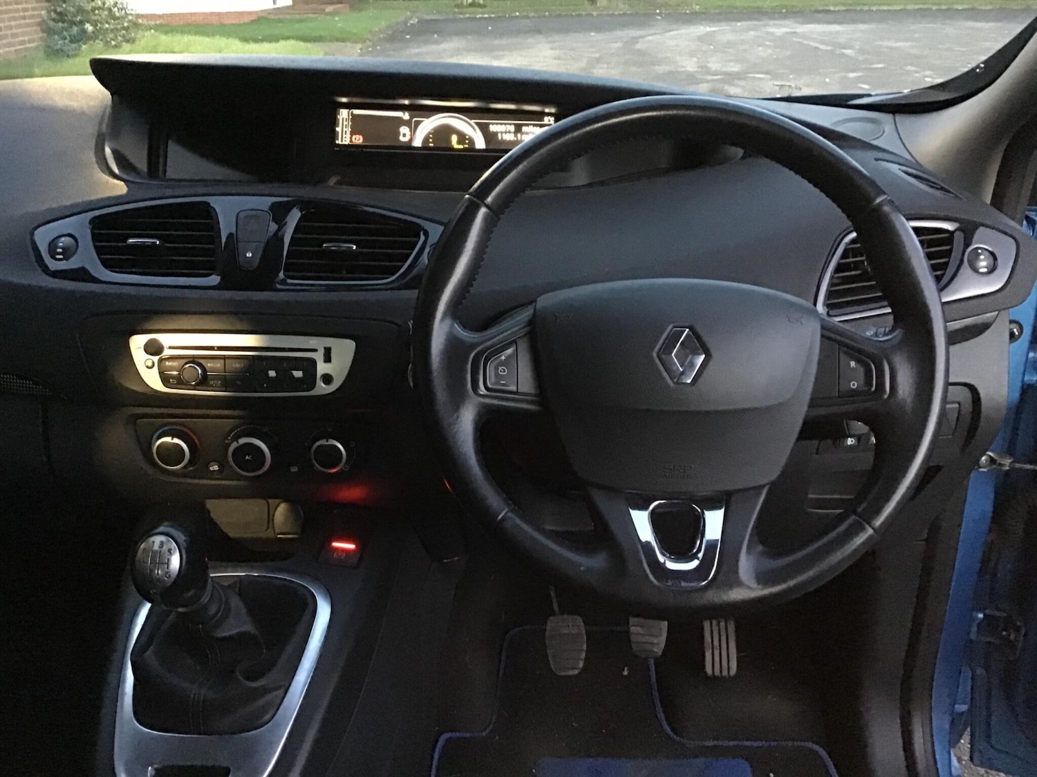 Used Renault Grand Scenic 2013 for sale - 76996005: Photo 41