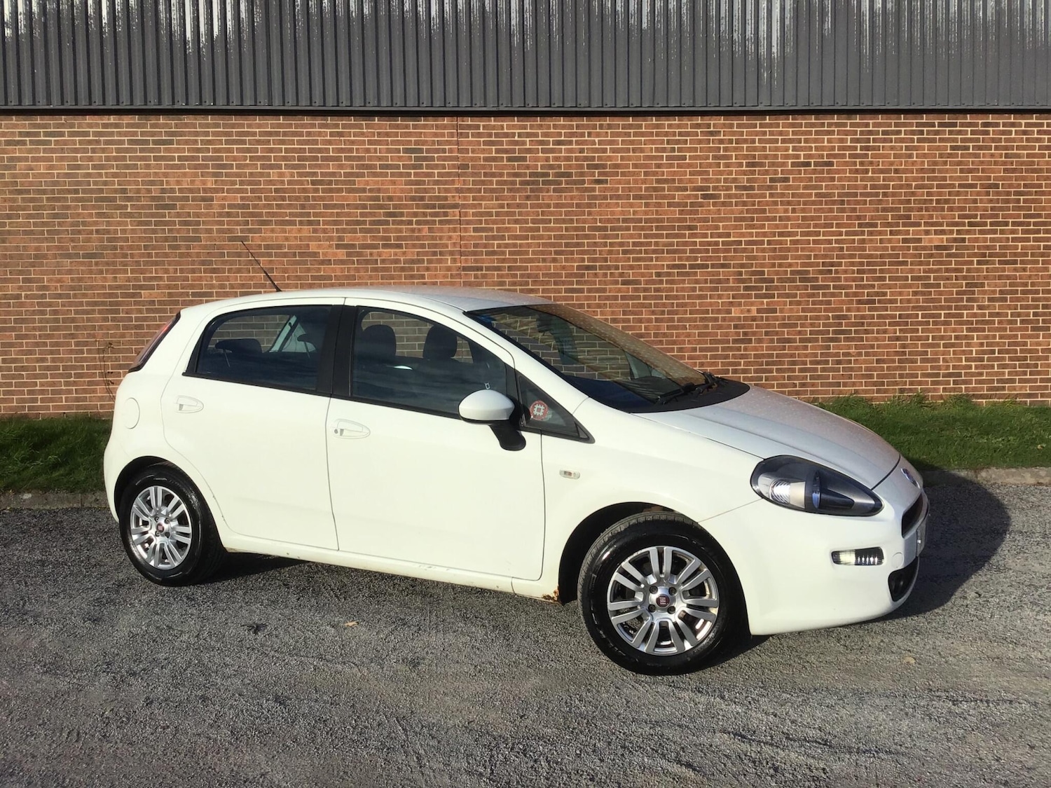 Used Fiat Punto 2014 for sale - 76446805: Photo 1