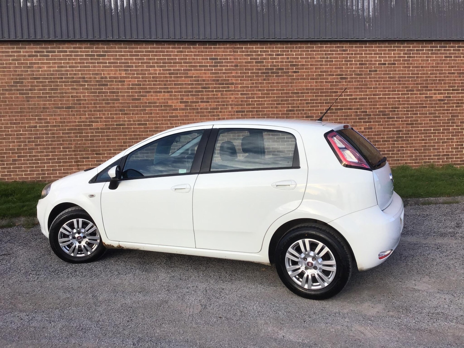 Used Fiat Punto 2014 for sale - 76446805: Photo 3
