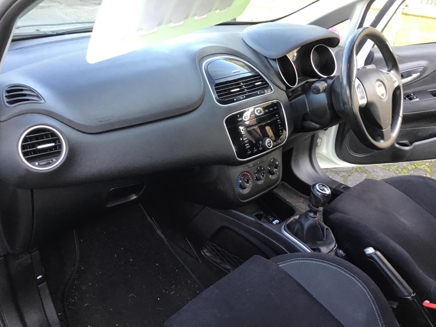 Used Fiat Punto 2014 for sale - 76446805: Photo 49