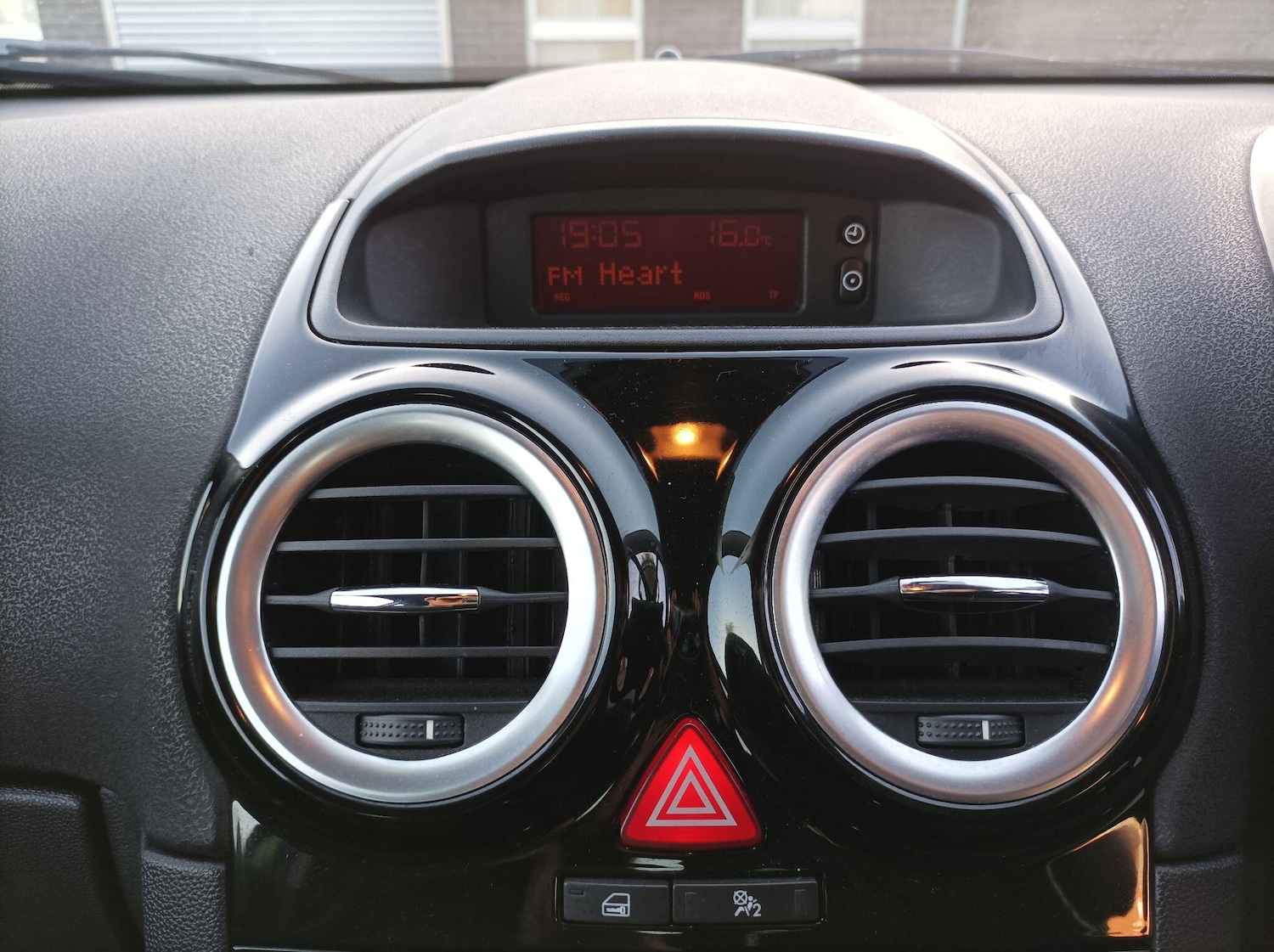 Used Vauxhall Corsa 2012 for sale - 76765088: Photo 42