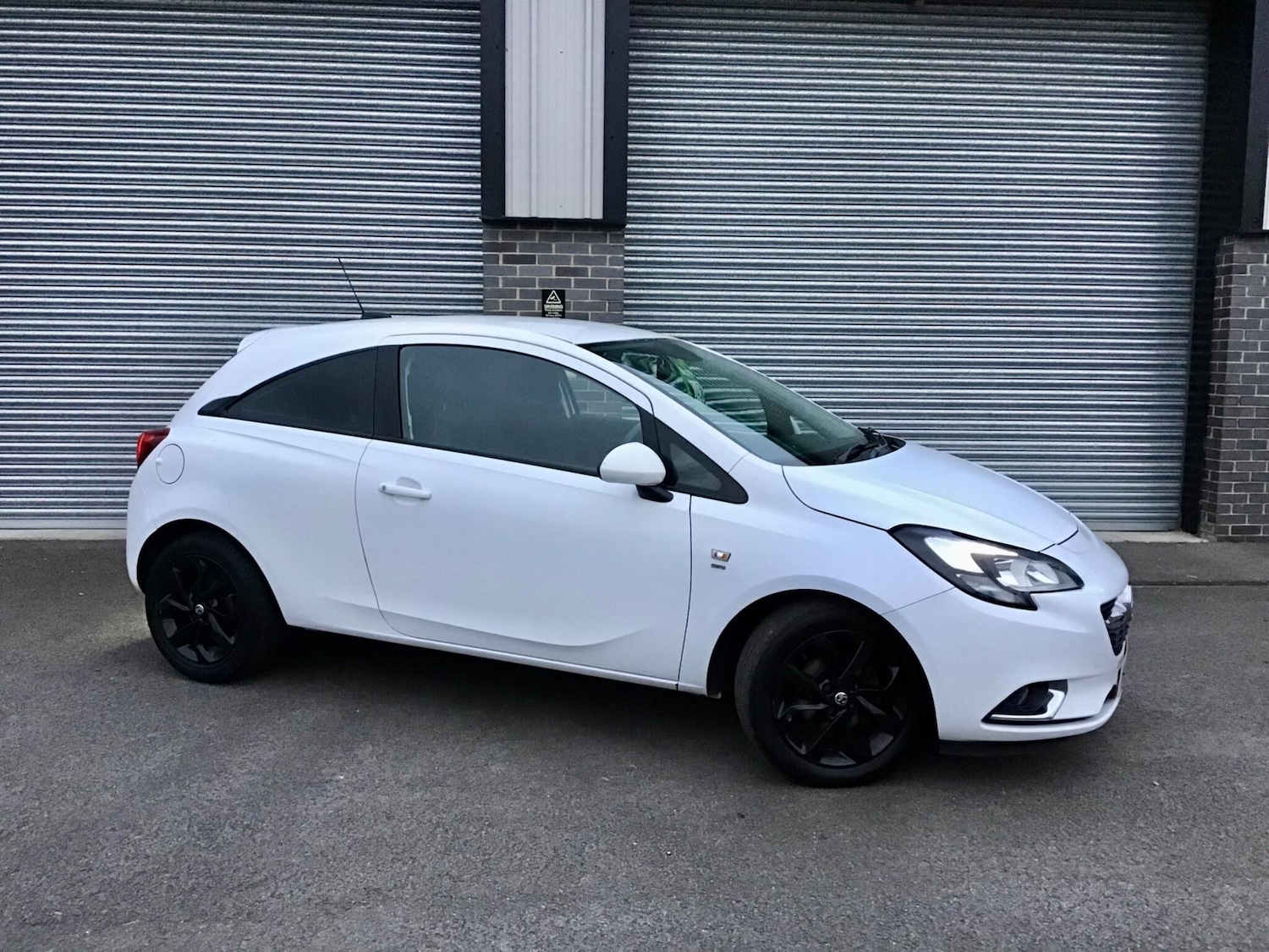 Used Vauxhall Corsa 2015 for sale - 76166740: Photo 1