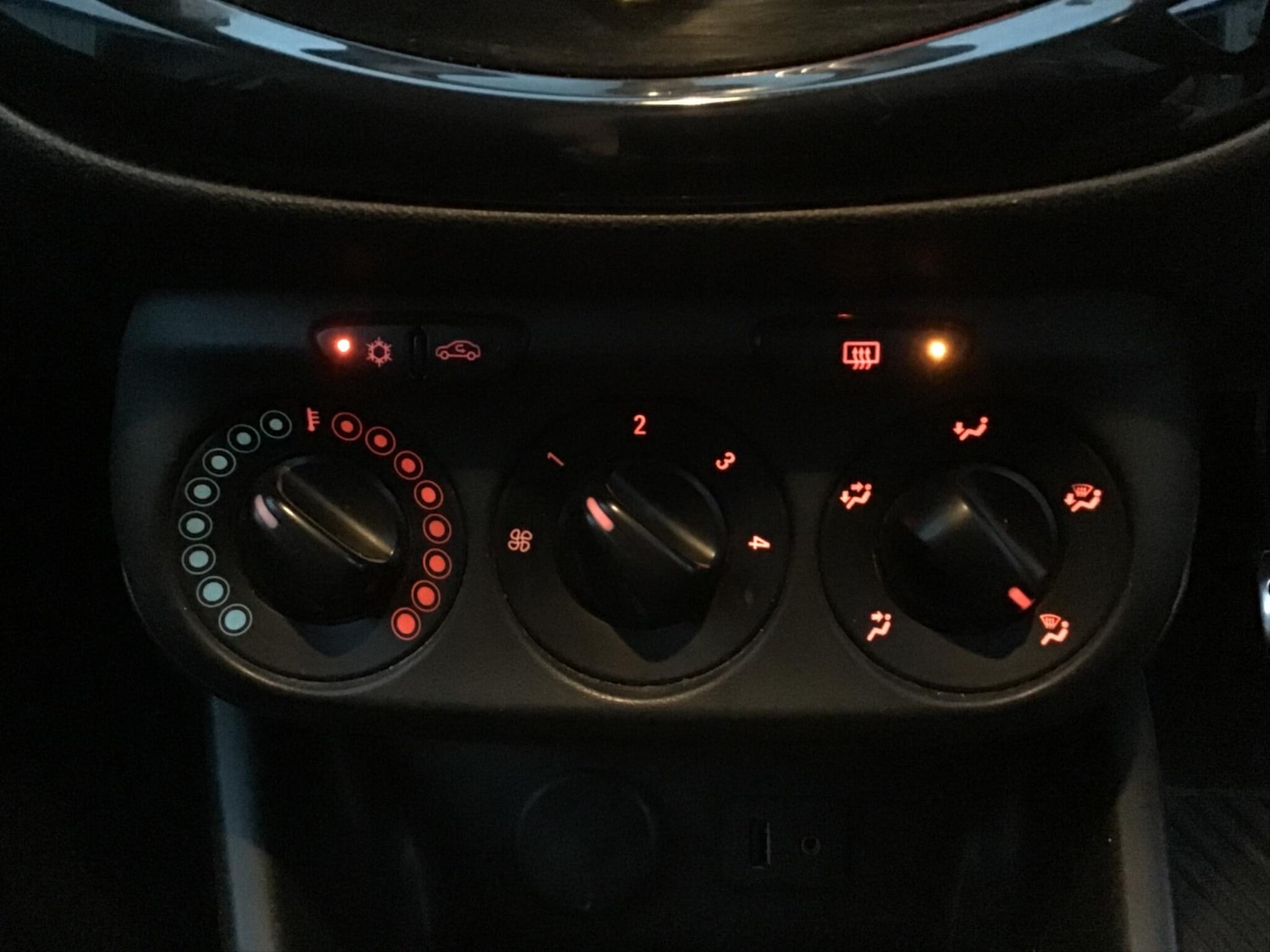 Used Vauxhall Corsa 2015 for sale - 76166740: Photo 50