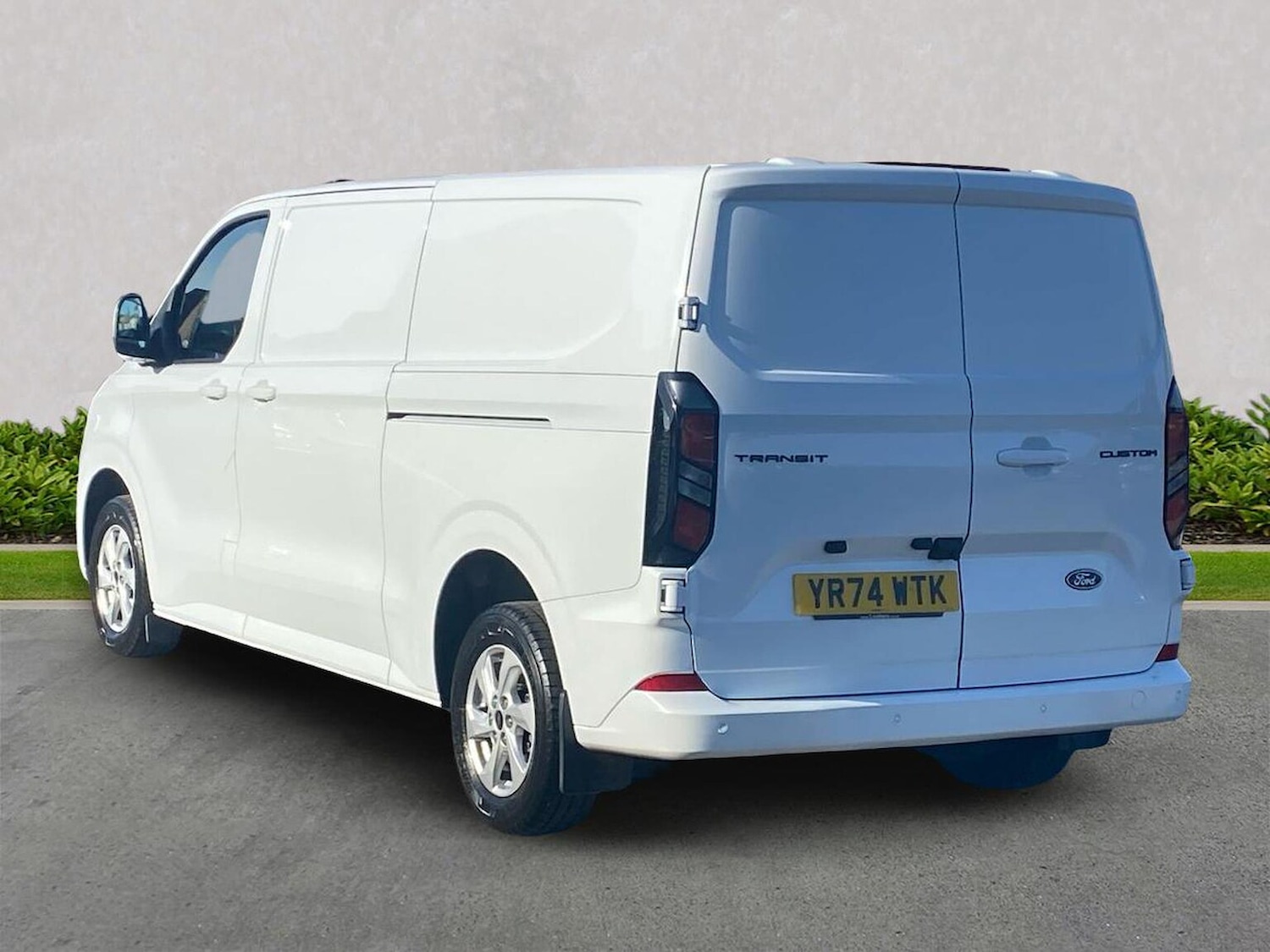 Used Ford Transit Custom 2024 for sale - 78195217: Photo 2