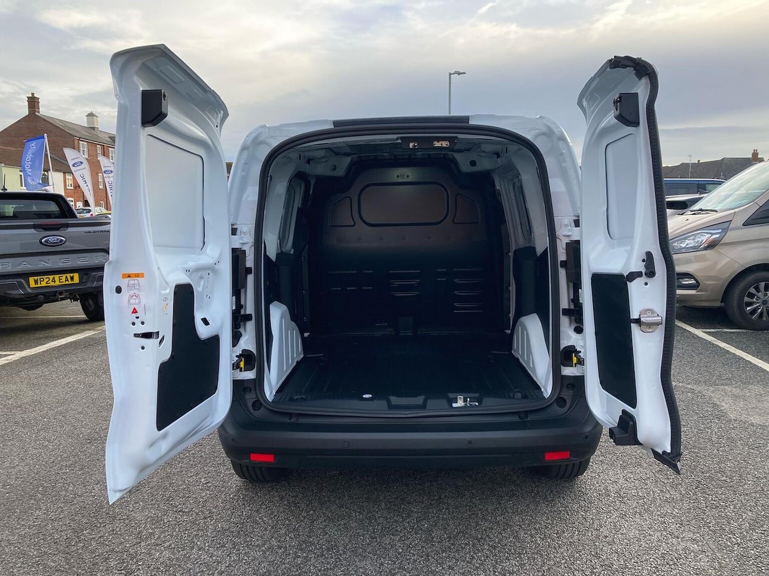 Used Ford Transit Courier 2025 for sale - 76565465: Photo 6