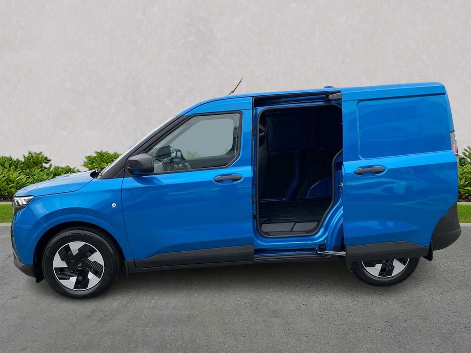 Used Ford Transit Courier 2025 for sale - 76243180: Photo 3