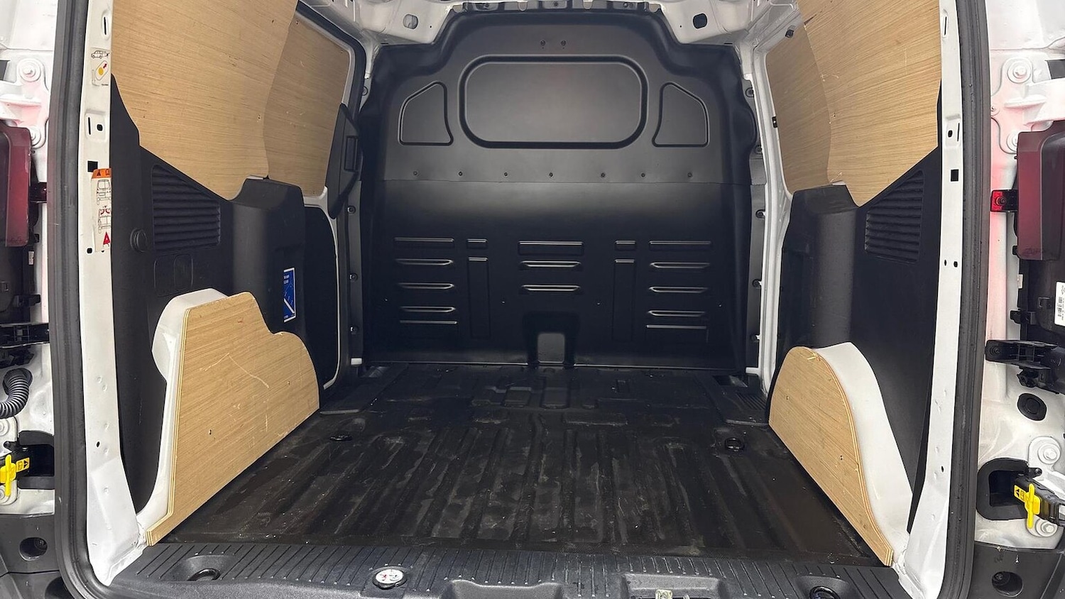 Used Ford Transit Courier 2024 for sale - 77065753: Photo 8