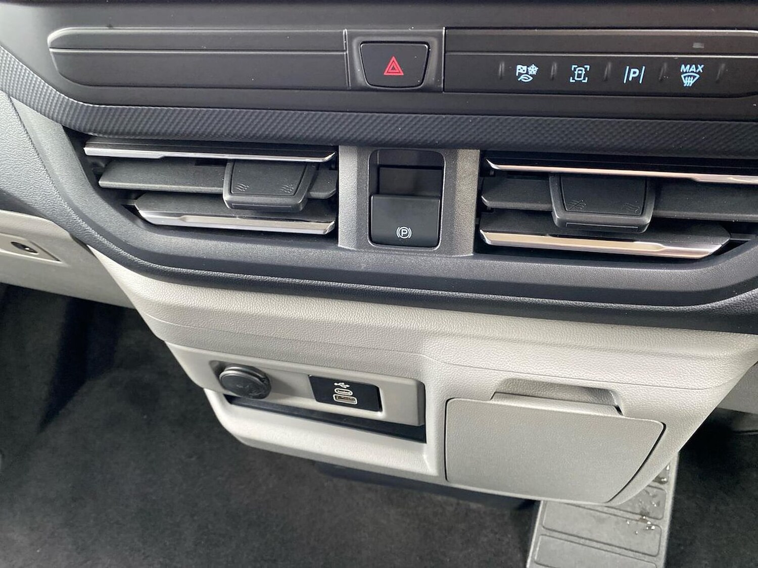 Used Ford Transit Custom 2024 for sale - 77488941: Photo 16