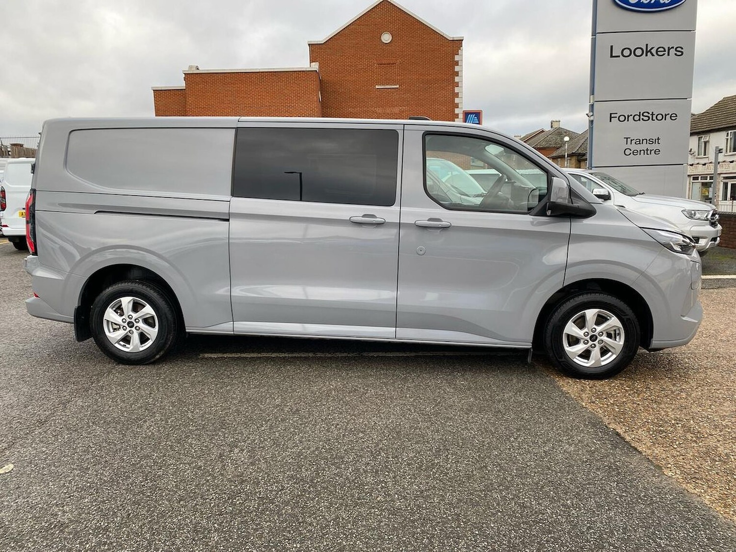 Used Ford Transit Custom 2024 for sale - 77488941: Photo 2