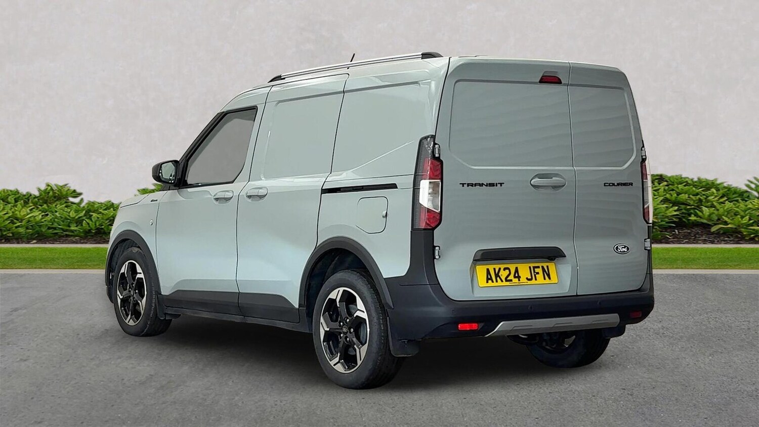 Used Ford Transit Courier 2024 for sale - 76687311: Photo 2