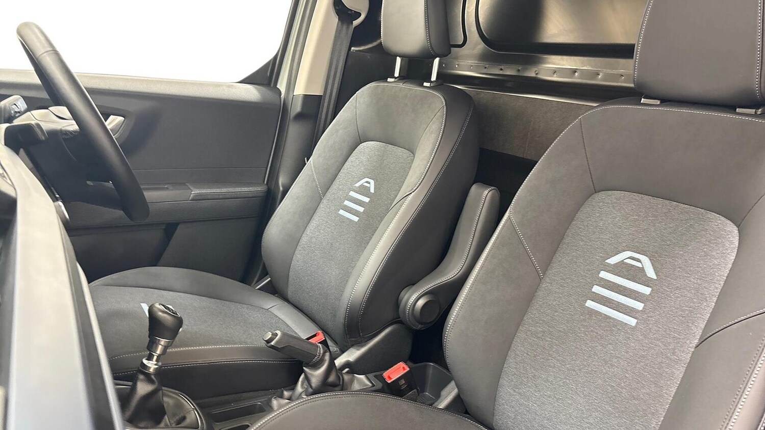 Used Ford Transit Courier 2024 for sale - 76687311: Photo 5