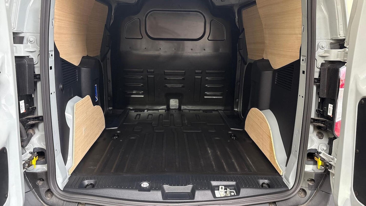 Used Ford Transit Courier 2024 for sale - 76687311: Photo 8